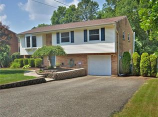 874 Blue Ridge Rd, Pittsburgh, PA 15239