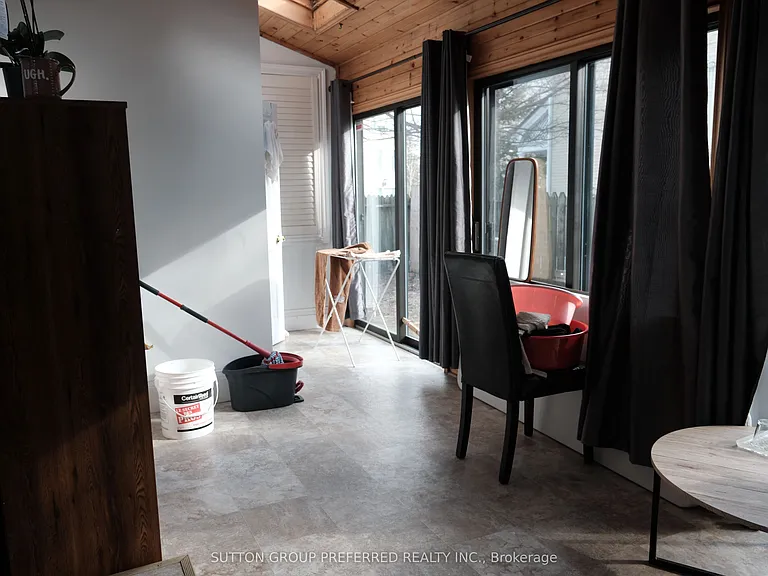 1055 Richmond St — Photo 7
