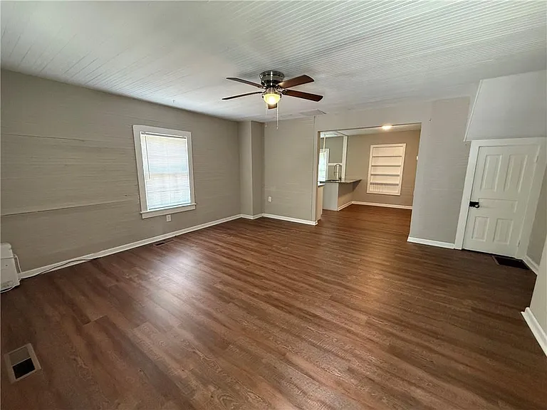 28 Quarry St — Photo 2