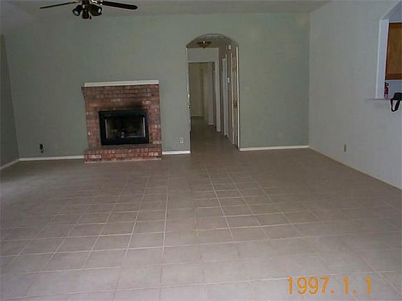 3rd image of 2624 Gwendolyn Ln APT B
