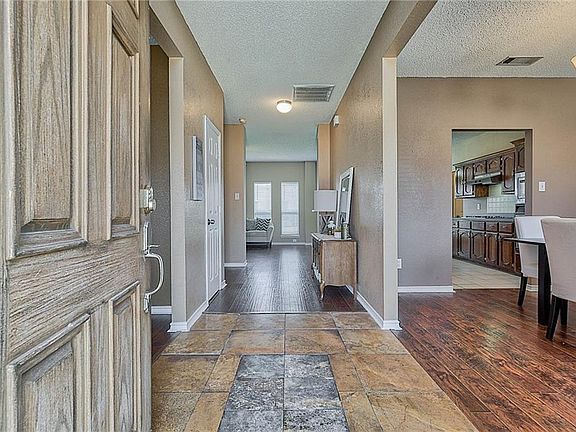 3rd image of 3104 Cantura Dr