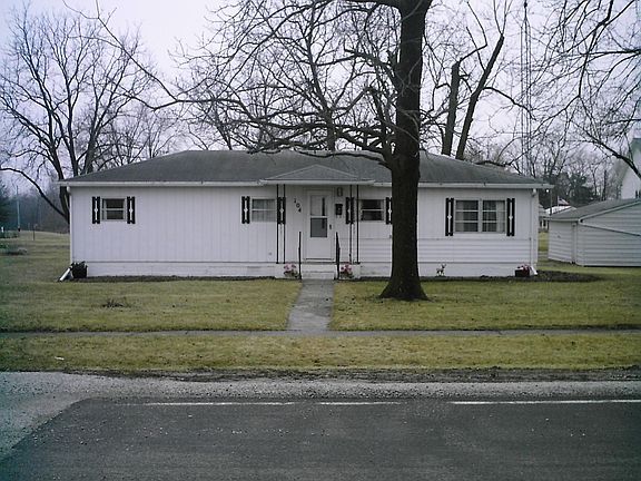 3rd image of 104 E Main
