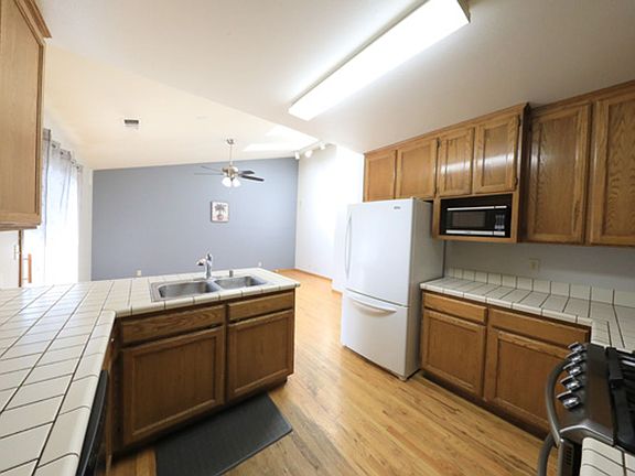 5th image of 3121 Bonanza St