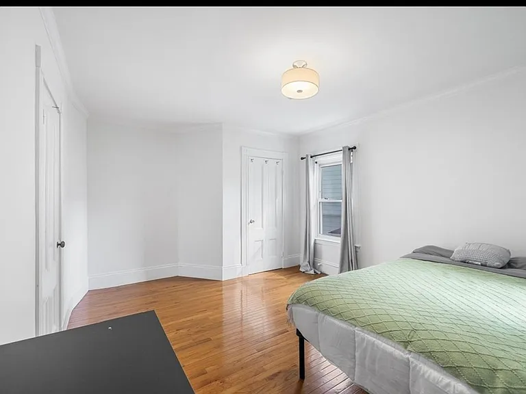 66 Round Hill St — Photo 25