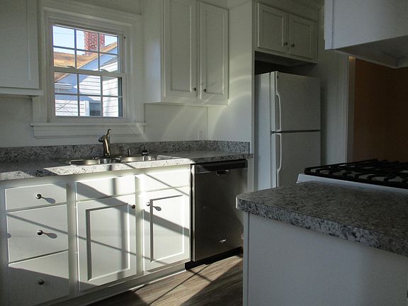 5th image of 2514 Wallace Ave