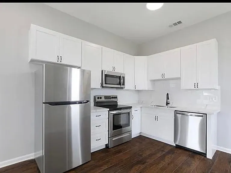 9212 Edinburgh St — Photo 4