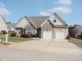 104 Churchill Dr, Lagrange, GA 30241