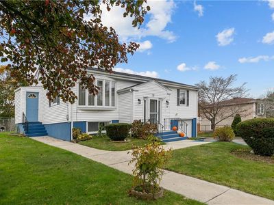 75 Montgomery St, Tiverton, RI, 02878