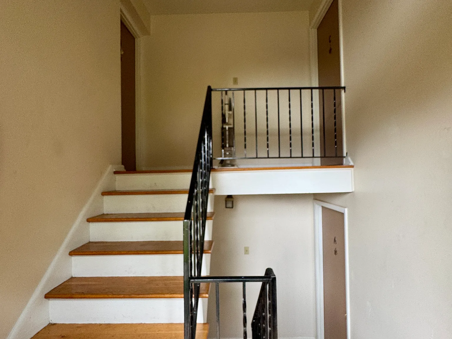 2 bed, 800 sqft, $1,200 — Photo 2