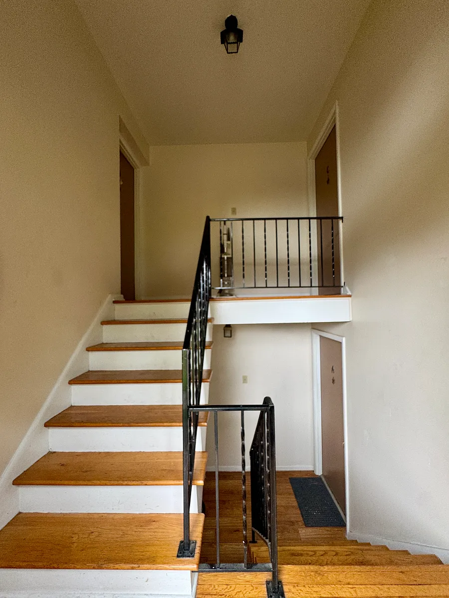 Building Photo - 477 E Stafford Ave #D