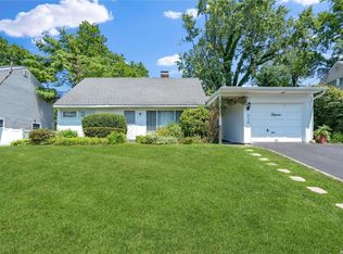 15 Wakefield Ave, Port Washington, NY 11050