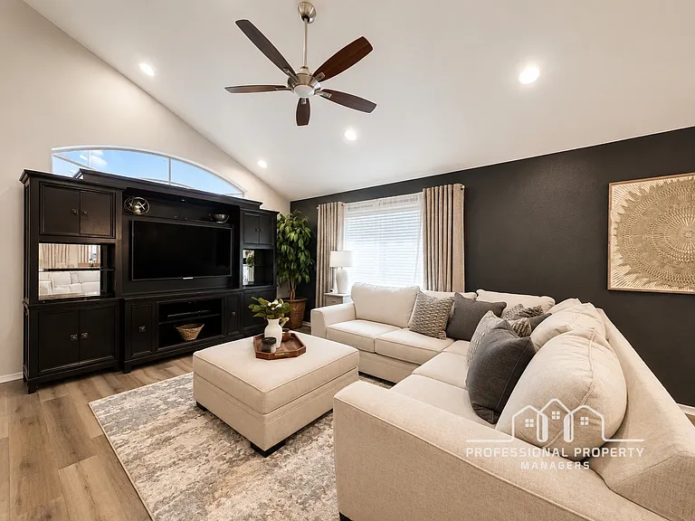 3522 W 12th Ln — Photo 3