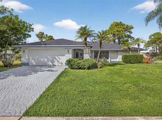 100 Miramar Ave, Royal Palm Beach, FL 33411