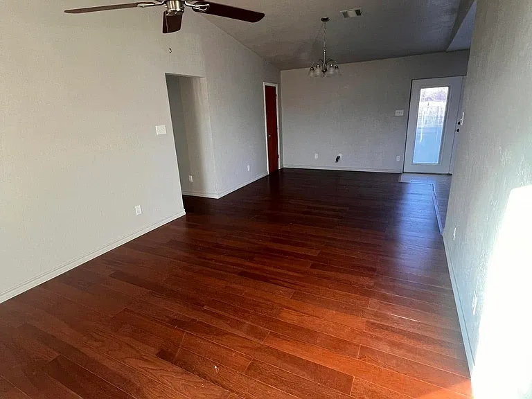 3424 NE Pioneer Blvd — Photo 7