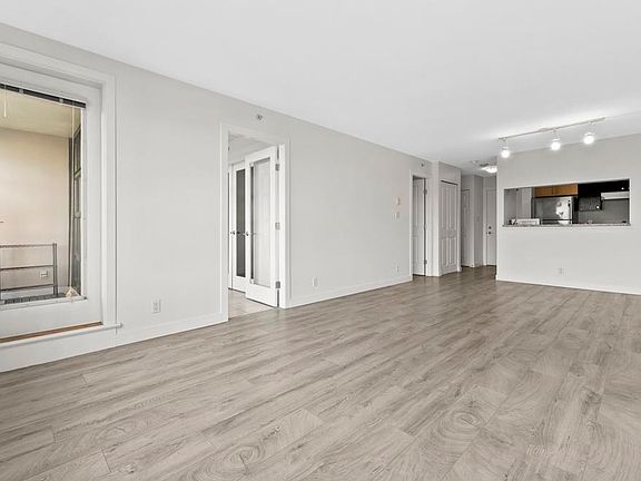 5th image of 5380 Oben St #808