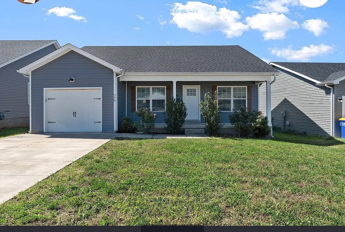 3 bed, 1298 sqft, $1,650 — Photo 1