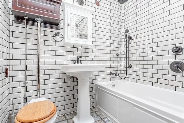 Rented by MySpaceNYC | media 15