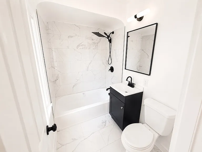 1339 Duxberry Ave — Photo 8