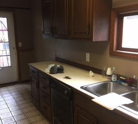5th image of 104 Elmwood St NE