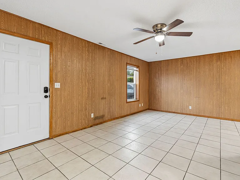 Mid-Town Apartments — Photo 98