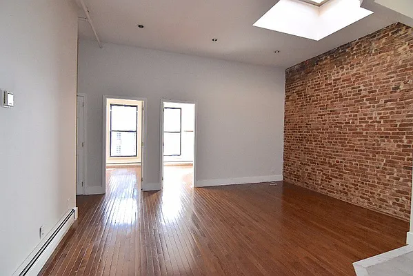 Rented by Optimar International Realty | media 10