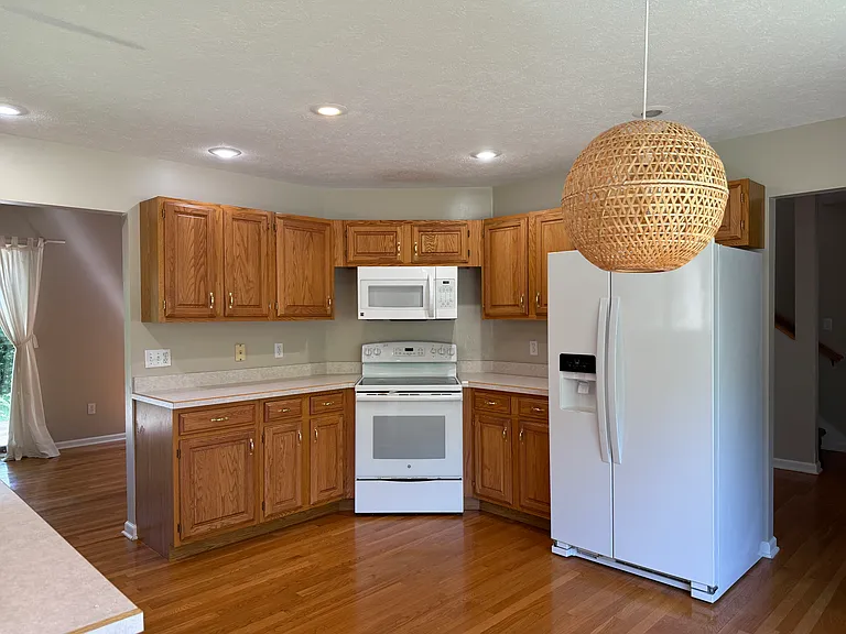 1112 Bitterwood Ct — Photo 8