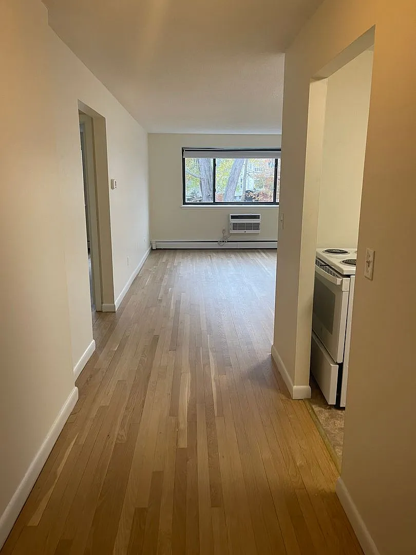 Free Month Modern 2 Bed No Lead Hw Inc Ac New Floors, Dishwasher, Elevator ,Laundry Nice Unit! — Photo 1
