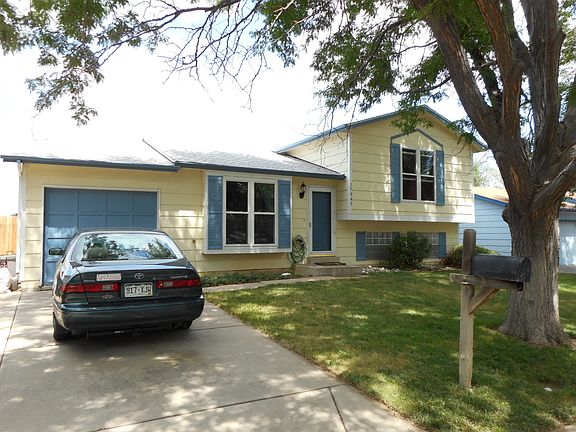 Single attached garage & RV 