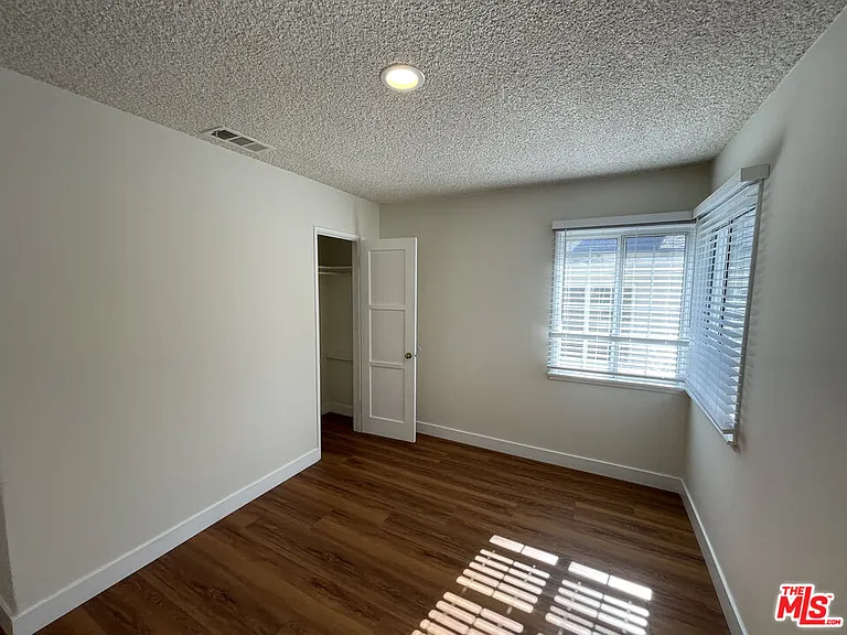 10631 Tinker Ave — Photo 30