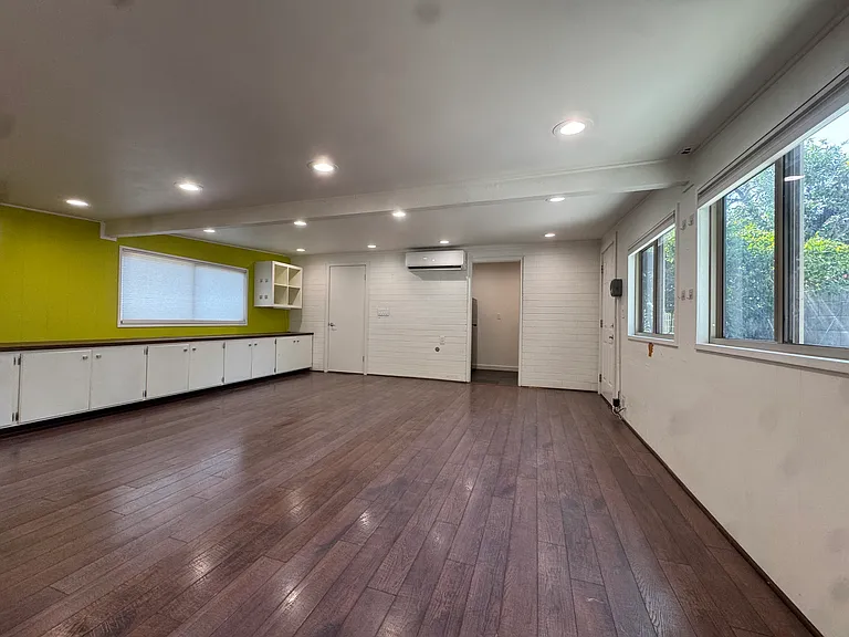 2126 S La Rosa Dr #1 — Photo 7
