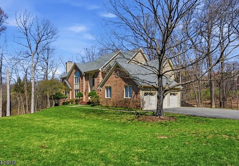 11 Rosewood Ln — Photo 48