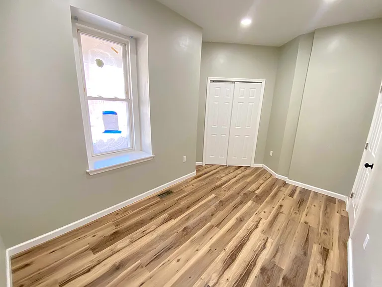 1426 W Rockland St #1 — Photo 4