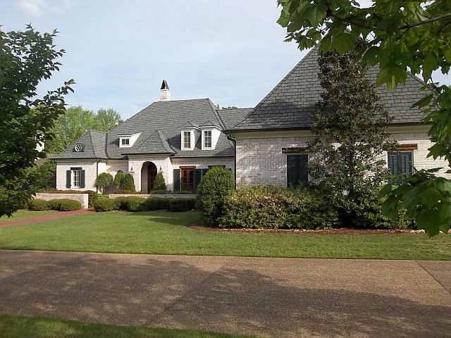 1st image of 427 Turnberry Ct