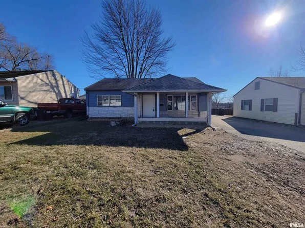 1408 Camden St, Pekin, IL 61554