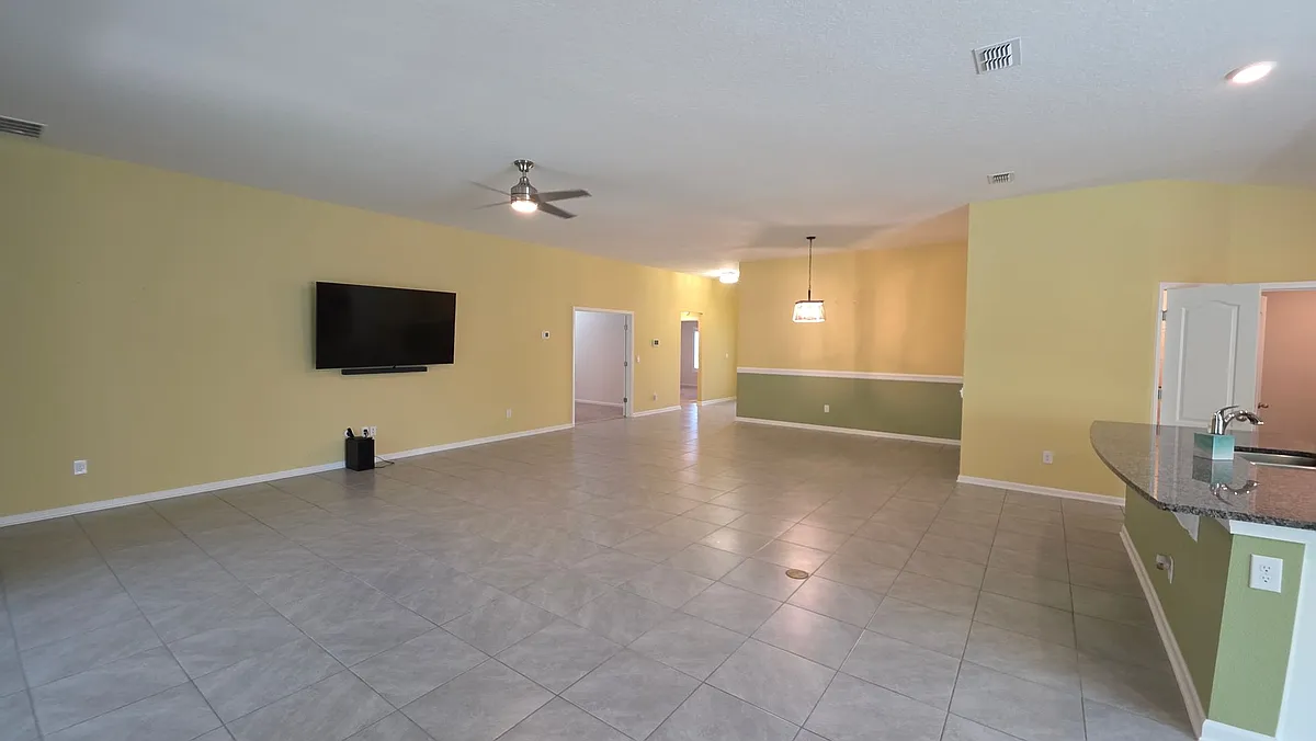Building Photo - 70 Oakleaf Way