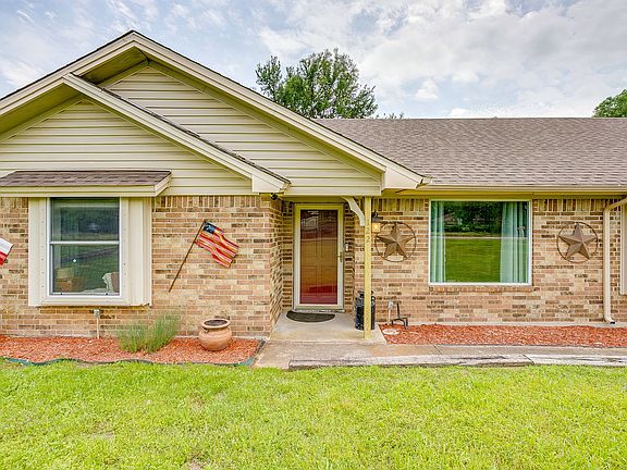 3rd image of 122 Valley Vista Dr