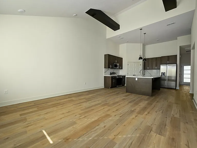 100 & 102 Amberwood Ct — Photo 23