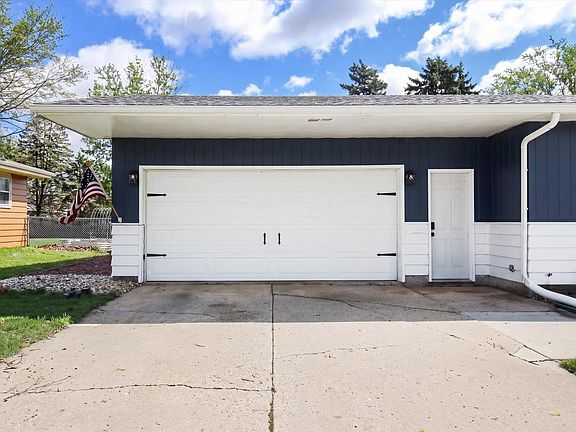 4th image of 208 N Willard Ave