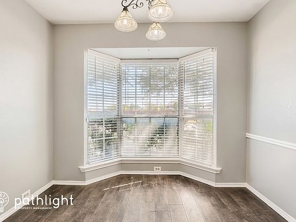 5th image of 505 N Kreymer Ln