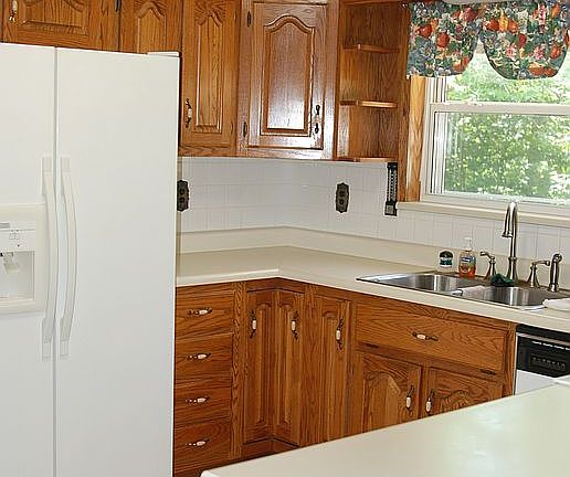 Kitchen from penninsula
