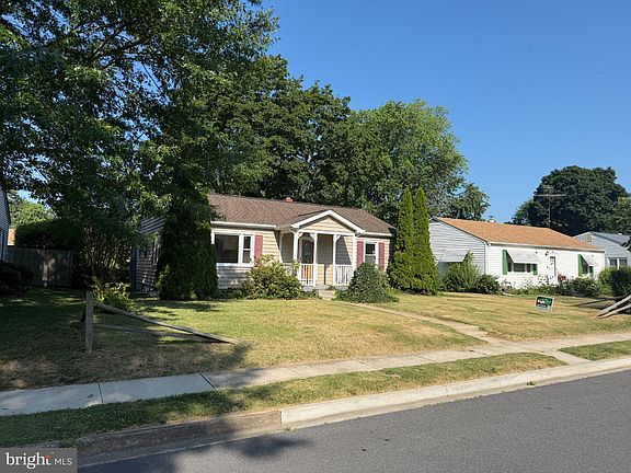 3rd image of 520 Fairview Ave