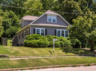 113 N Bennett St, Geneva, IL 60134