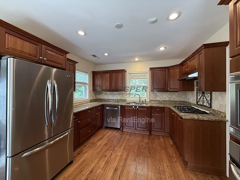575 Elizabeth Ln W — Photo 20