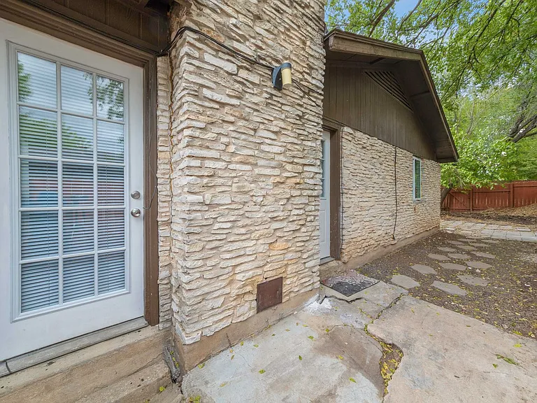 2517 Glen Springs Way #A — Photo 15