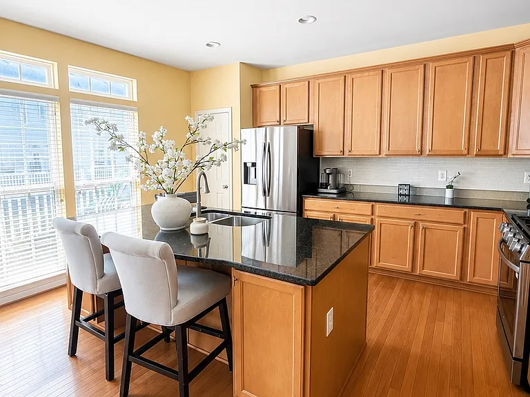 15201 Torbay Way — Photo 4
