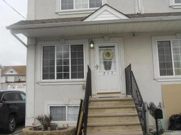 217 Dubois Ave, Staten Island, NY 10310
