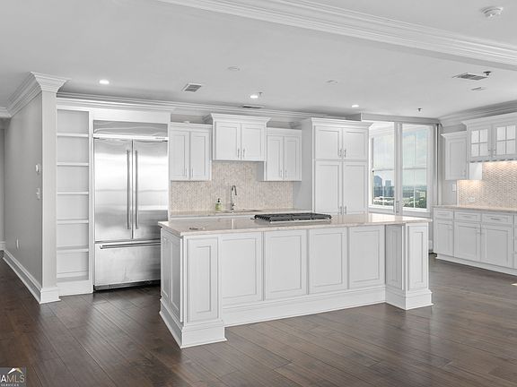 2nd image of 2881 Peachtree Rd NE APT 2103