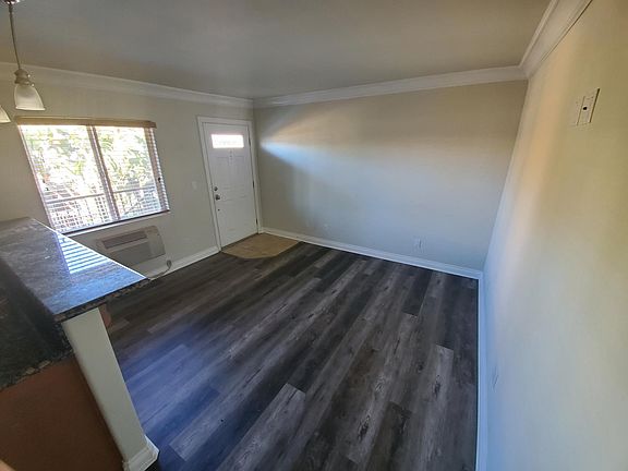 2nd image of 800 N Mollison Ave Unit 52