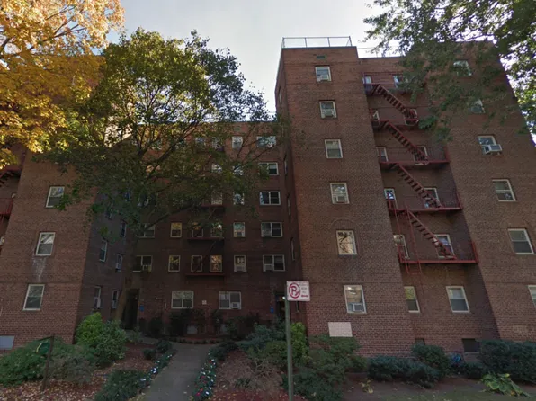 135-20 Hoover Avenue