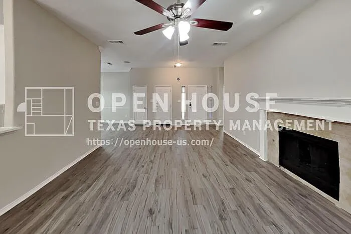 4 bed, 2.0 bath, 1974 sqft, $2,400 — Photo 3